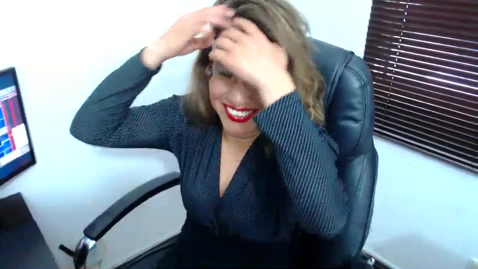Gallery image thumbnail from office_secret's myfreecams stream on, 10/16/2023, 20:02 image 19 of 20