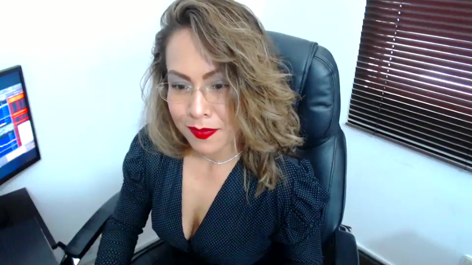 Gallery image thumbnail from office_secret's myfreecams stream on, 10/16/2023, 20:02 image 5 of 20