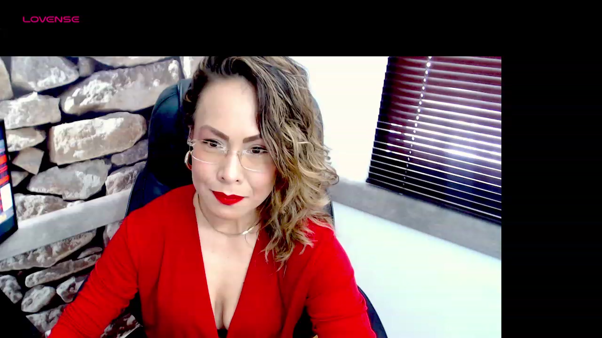Gallery image thumbnail from office_secret's myfreecams stream on, 10/23/2023, 16:25 image 14 of 20