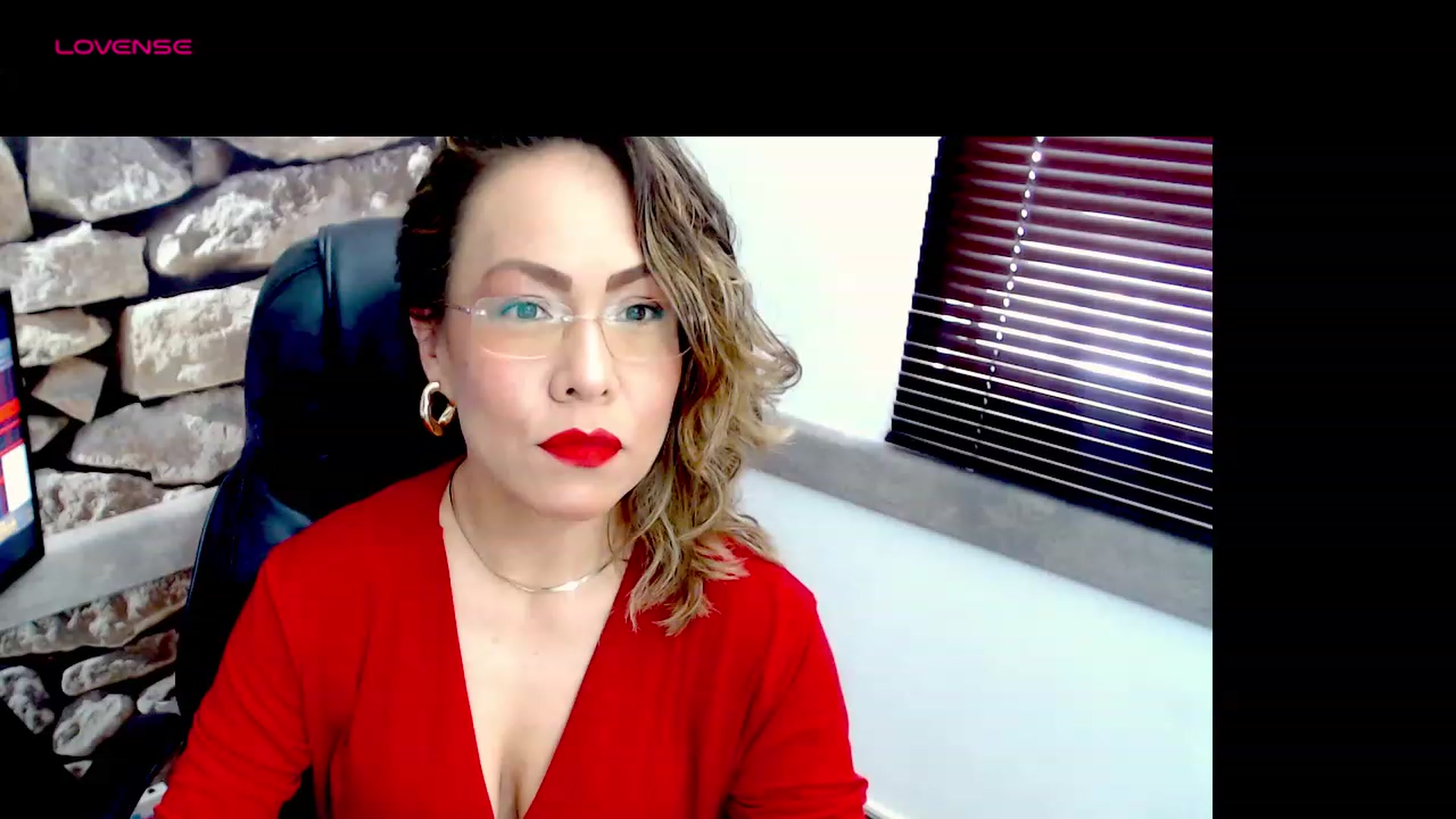 Gallery image thumbnail from office_secret's myfreecams stream on, 10/23/2023, 16:25 image 4 of 20