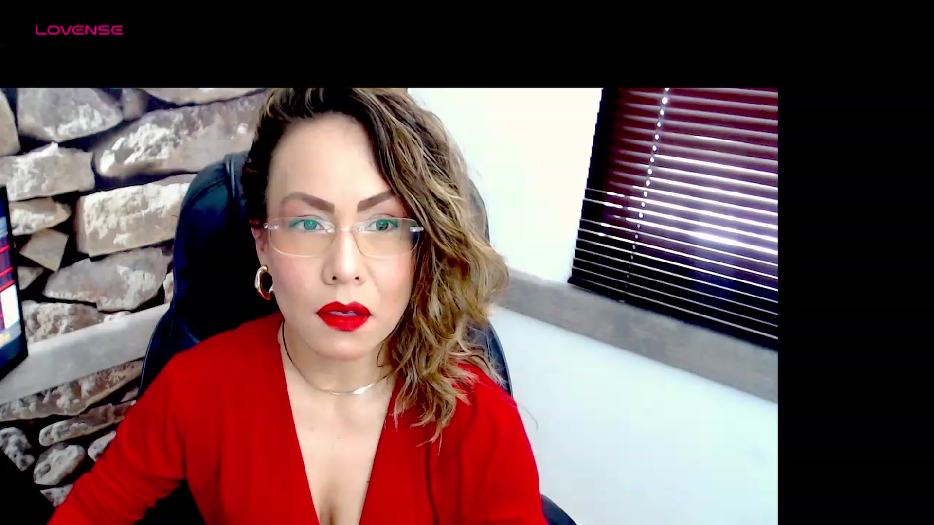 Gallery image thumbnail from office_secret's myfreecams stream on, 10/23/2023, 16:25 image 19 of 20