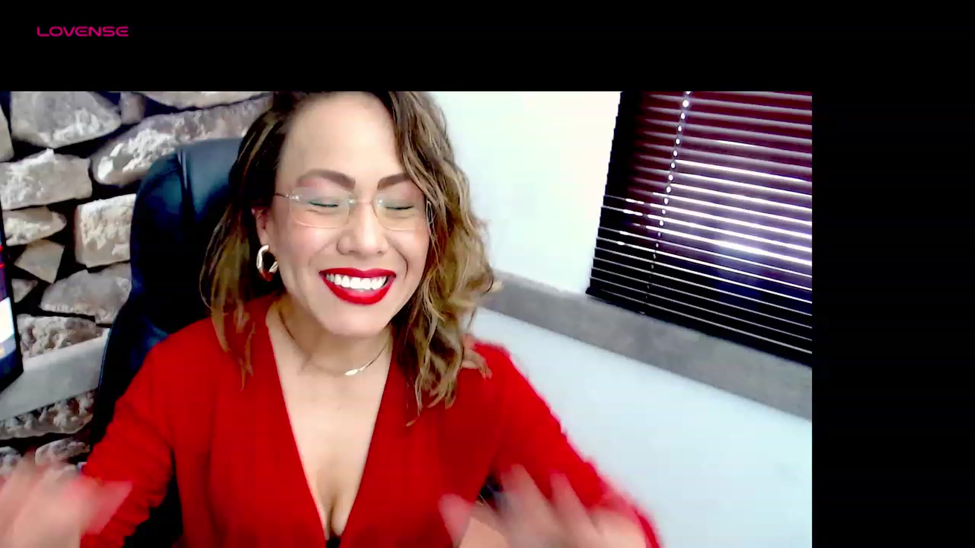 Gallery image thumbnail from office_secret's myfreecams stream on, 10/23/2023, 16:51 image 14 of 20