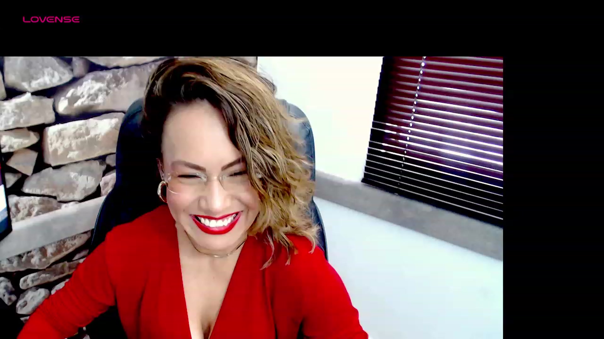 Gallery image thumbnail from office_secret's myfreecams stream on, 10/23/2023, 16:51 image 10 of 20