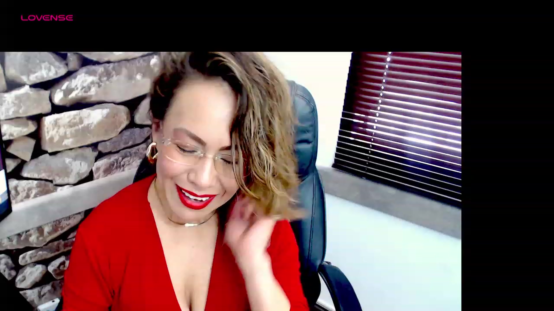 Gallery image thumbnail from office_secret's myfreecams stream on, 10/23/2023, 16:51 image 11 of 20