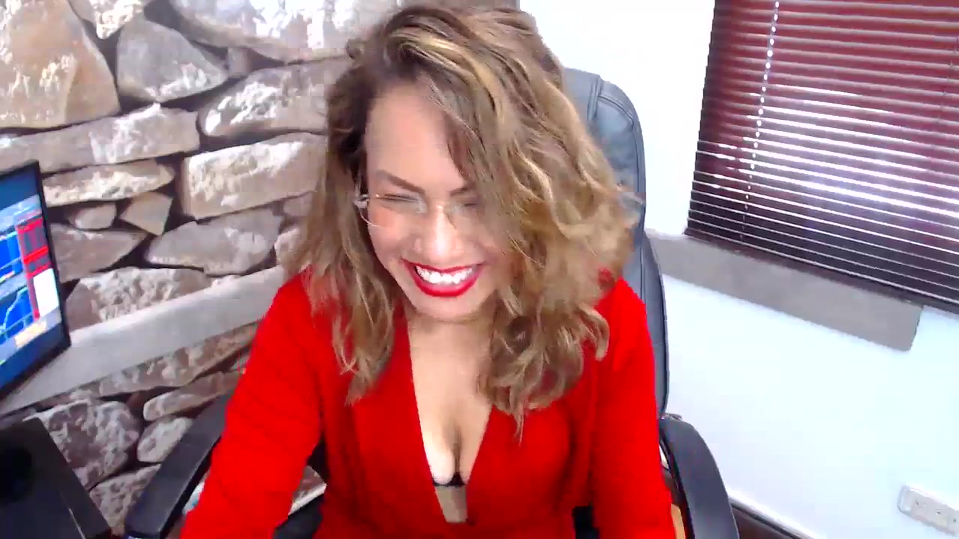 Gallery image thumbnail from office_secret's myfreecams stream on, 10/23/2023, 18:28 image 20 of 20