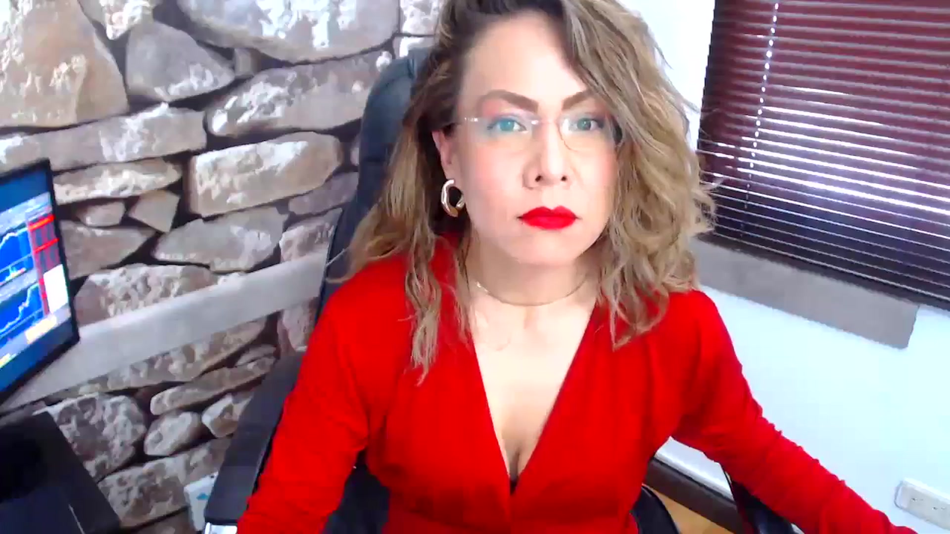Gallery image thumbnail from office_secret's myfreecams stream on, 10/23/2023, 18:28 image 4 of 20