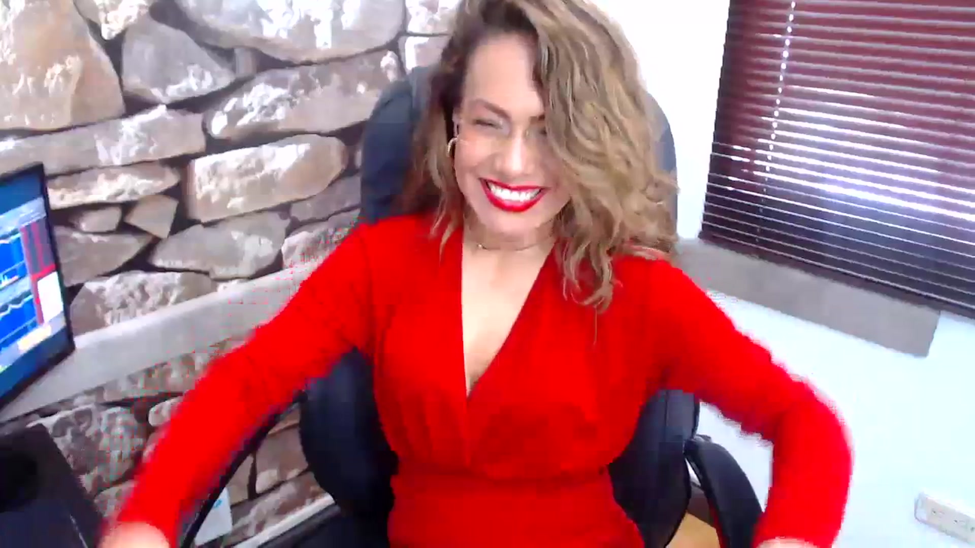Gallery image thumbnail from office_secret's myfreecams stream on, 10/23/2023, 18:28 image 5 of 20