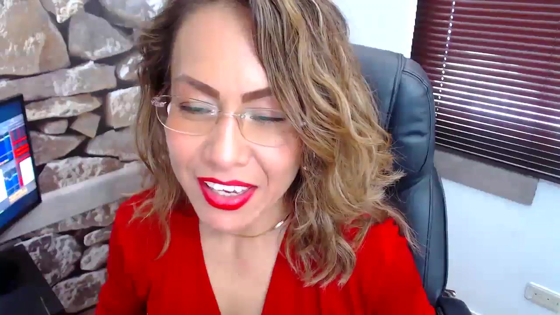 Gallery image thumbnail from office_secret's myfreecams stream on, 10/23/2023, 19:12 image 8 of 20