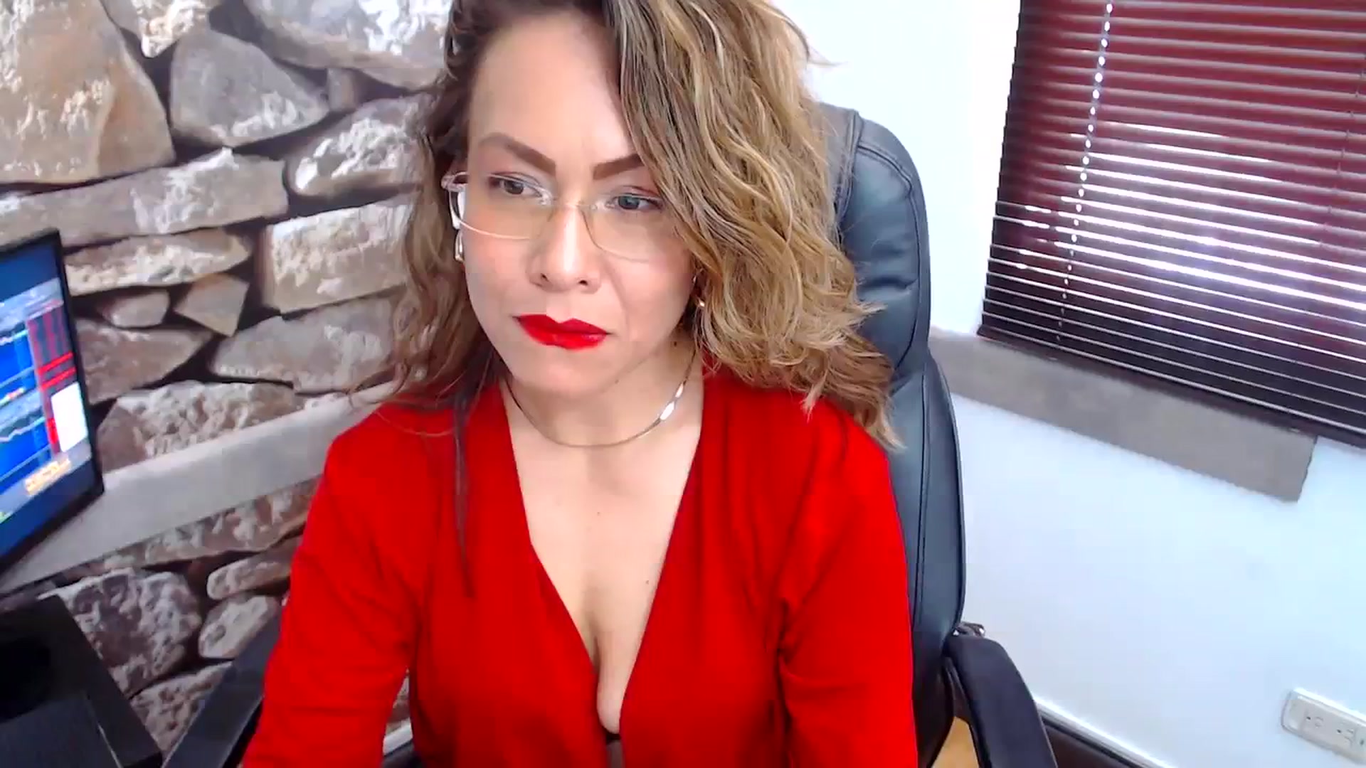 Gallery image thumbnail from office_secret's myfreecams stream on, 10/23/2023, 19:12 image 2 of 20