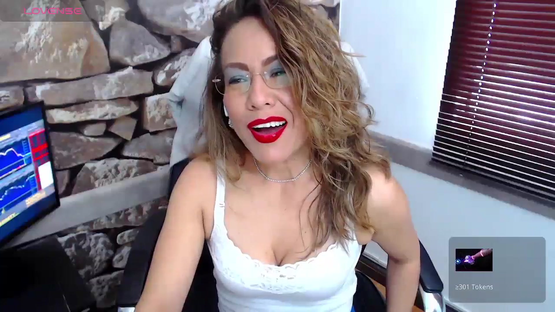 Gallery image thumbnail from office_secret's myfreecams stream on, 10/24/2023, 17:08 image 20 of 20