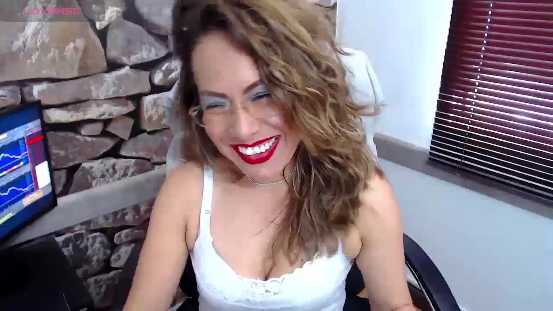 Gallery image thumbnail from office_secret's myfreecams stream on, 10/24/2023, 17:19 image 3 of 20