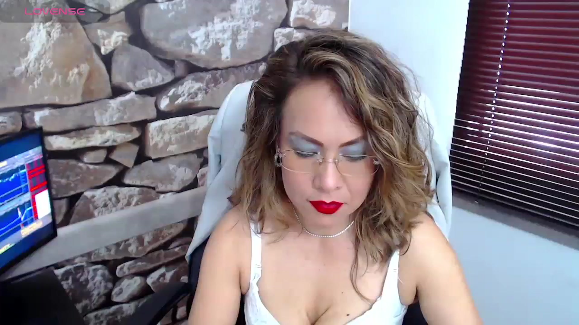 Gallery image thumbnail from office_secret's myfreecams stream on, 10/24/2023, 18:52 image 6 of 20