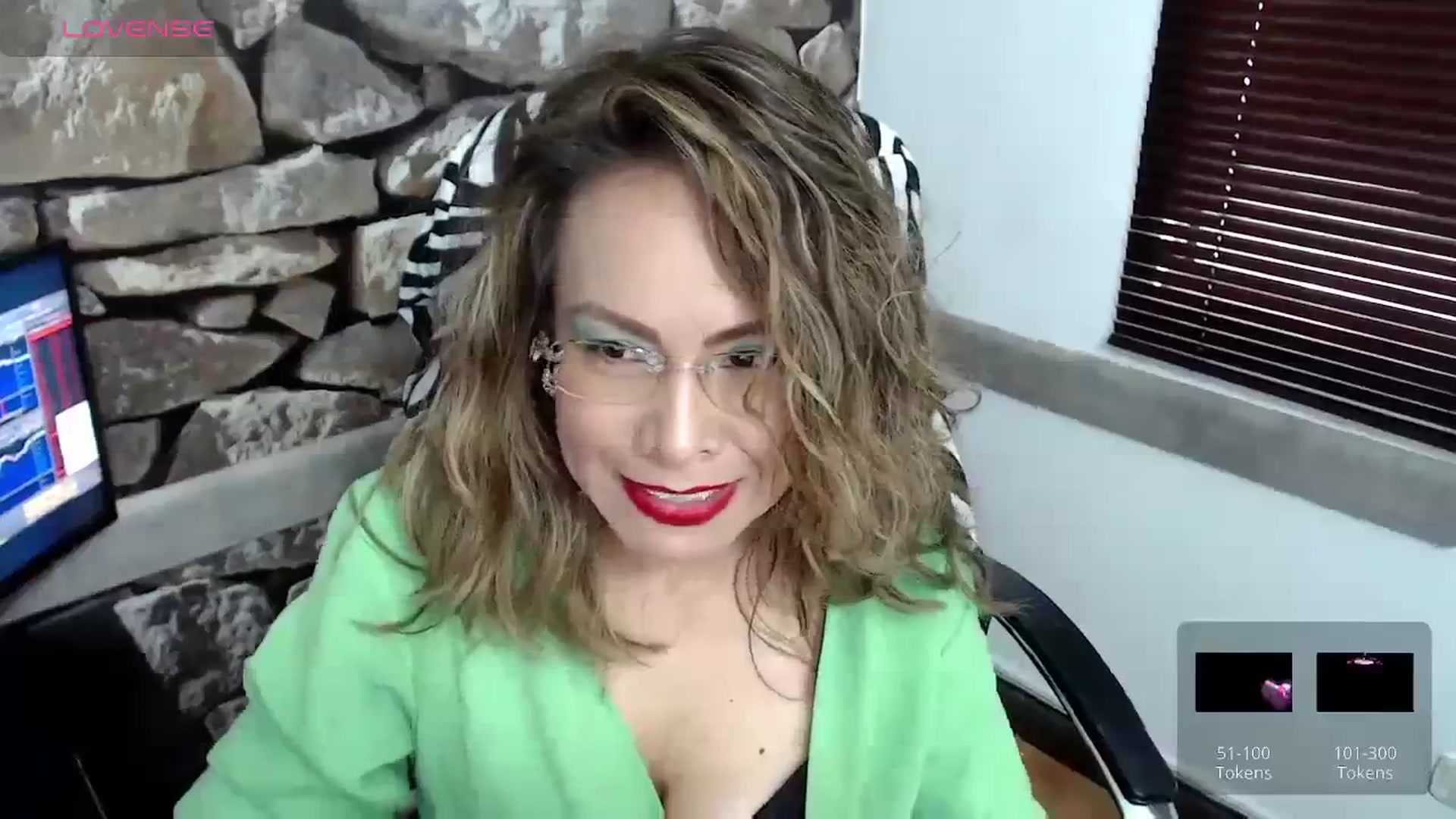 Gallery image thumbnail from office_secret's myfreecams stream on, 10/26/2023, 18:43 image 9 of 20