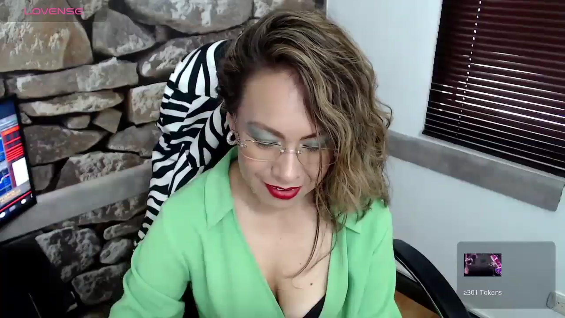 Gallery image thumbnail from office_secret's myfreecams stream on, 10/26/2023, 19:14 image 7 of 20