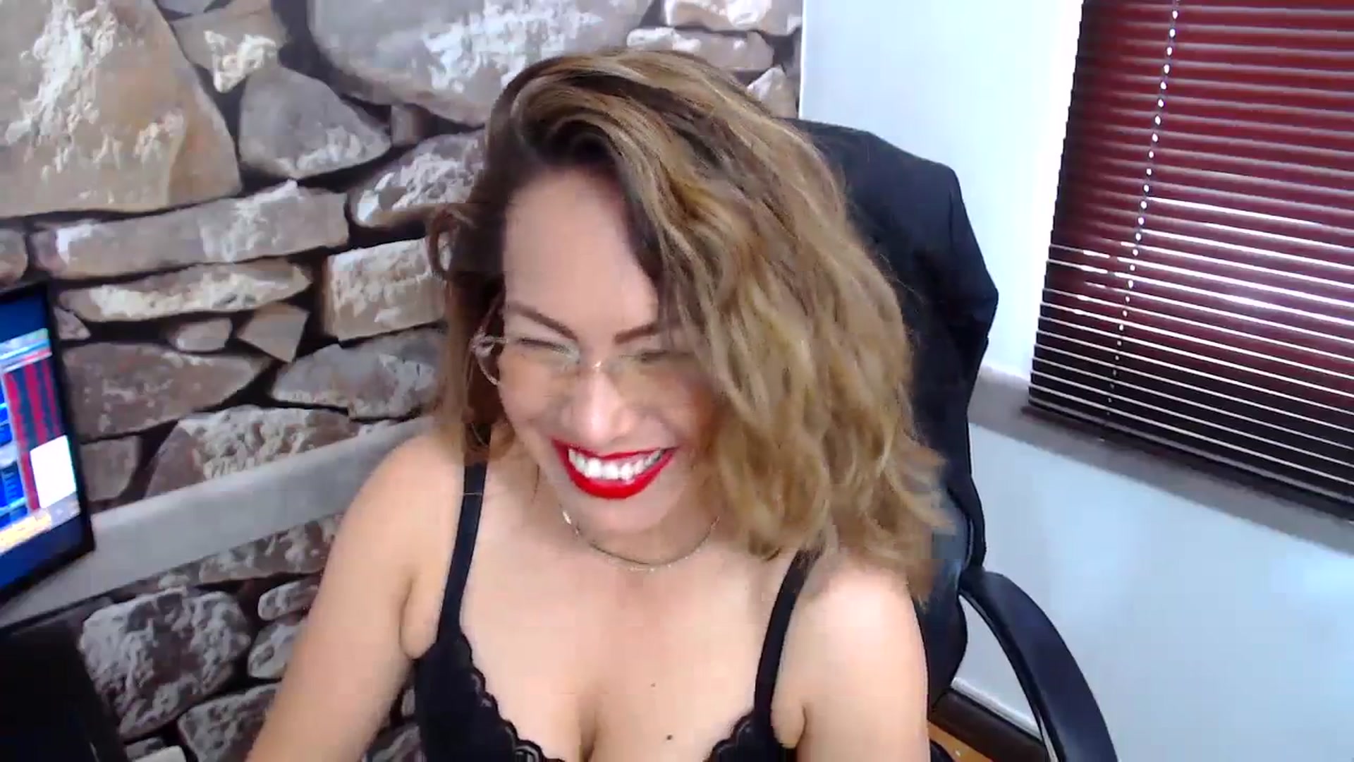 Gallery image thumbnail from office_secret's myfreecams stream on, 10/30/2023, 17:50 image 15 of 20