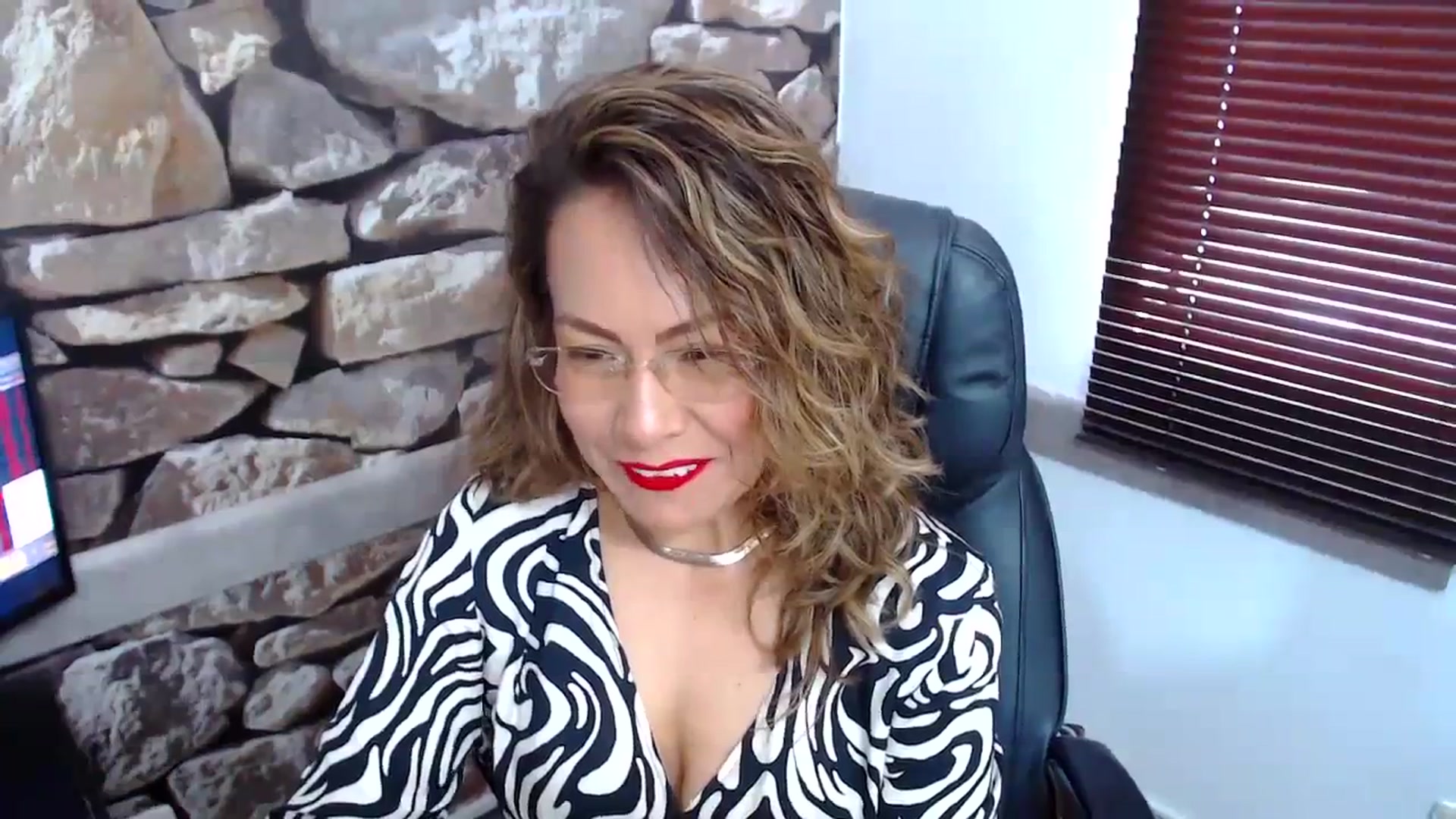 Gallery image thumbnail from office_secret's myfreecams stream on, 10/31/2023, 18:02 image 14 of 20