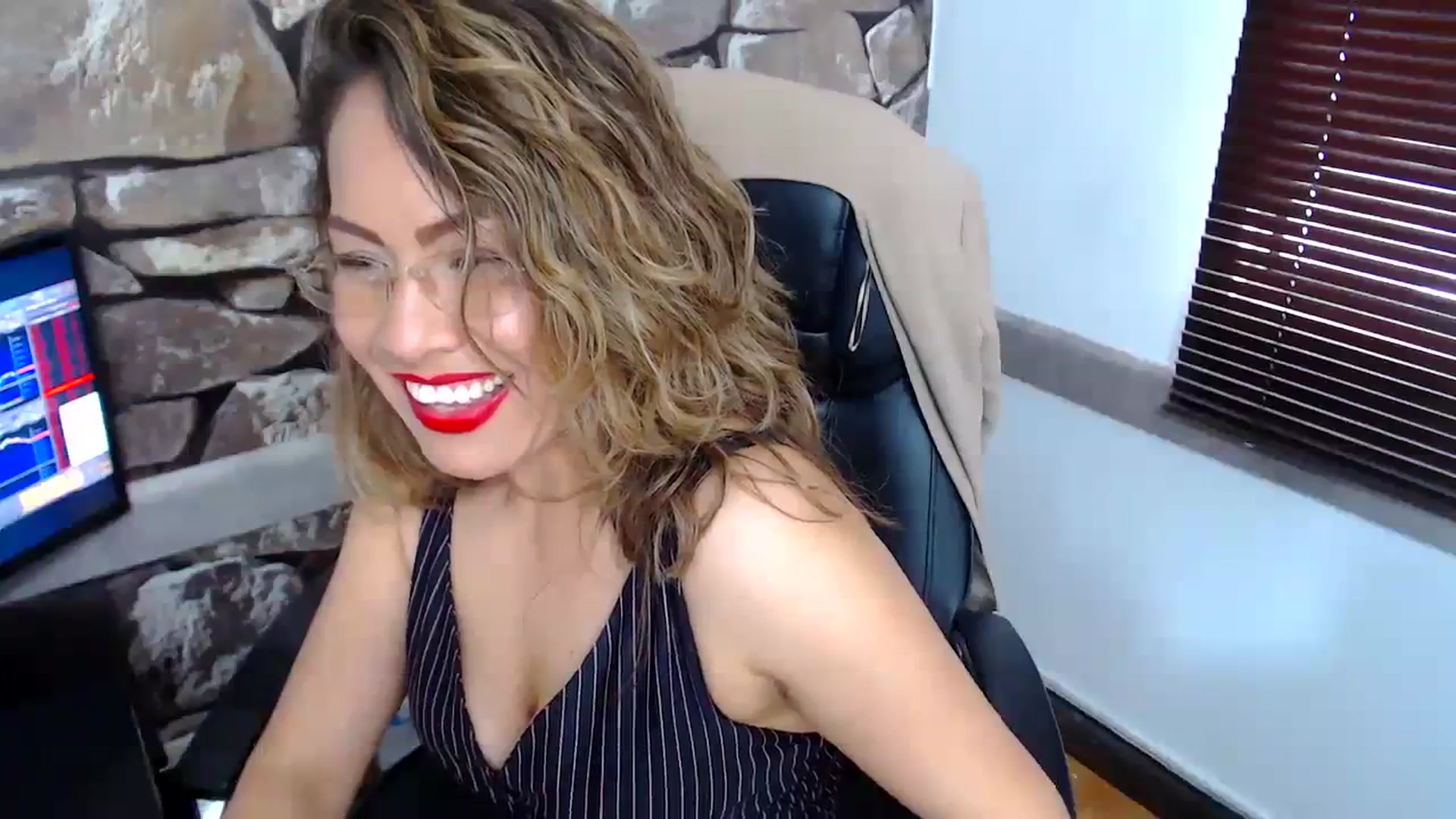 Gallery image thumbnail from office_secret's myfreecams stream on, 11/03/2023, 18:23 image 11 of 20