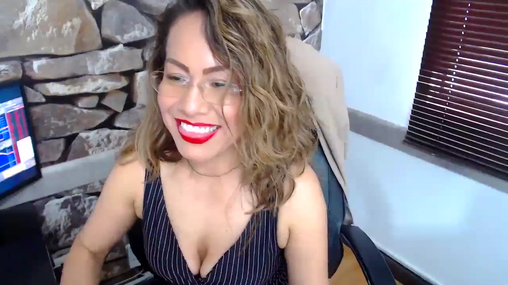 Gallery image thumbnail from office_secret's myfreecams stream on, 11/03/2023, 18:23 image 12 of 20