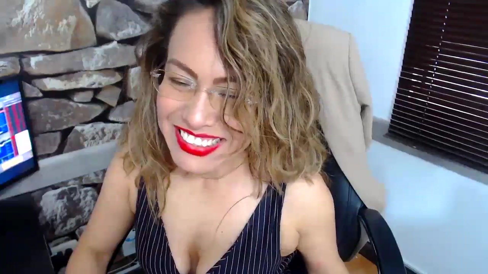 Gallery image thumbnail from office_secret's myfreecams stream on, 11/03/2023, 19:06 image 16 of 20