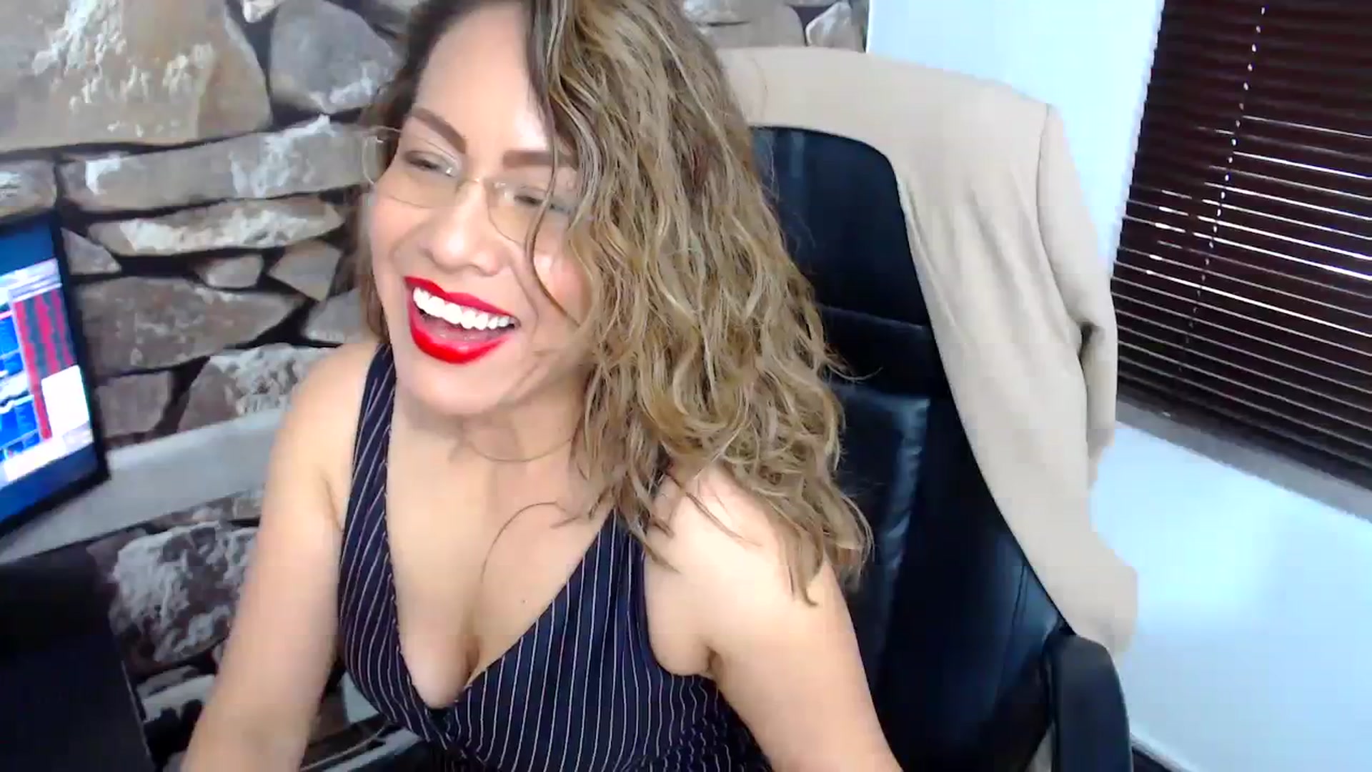Gallery image thumbnail from office_secret's myfreecams stream on, 11/03/2023, 19:06 image 17 of 20