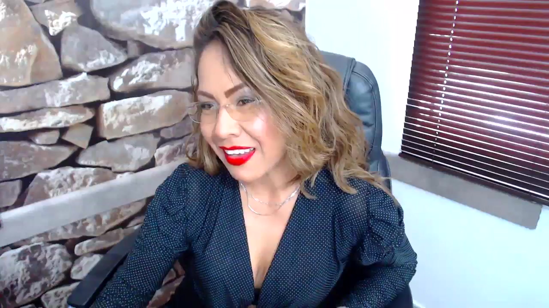 Gallery image thumbnail from office_secret's myfreecams stream on, 11/06/2023, 17:52 image 8 of 20