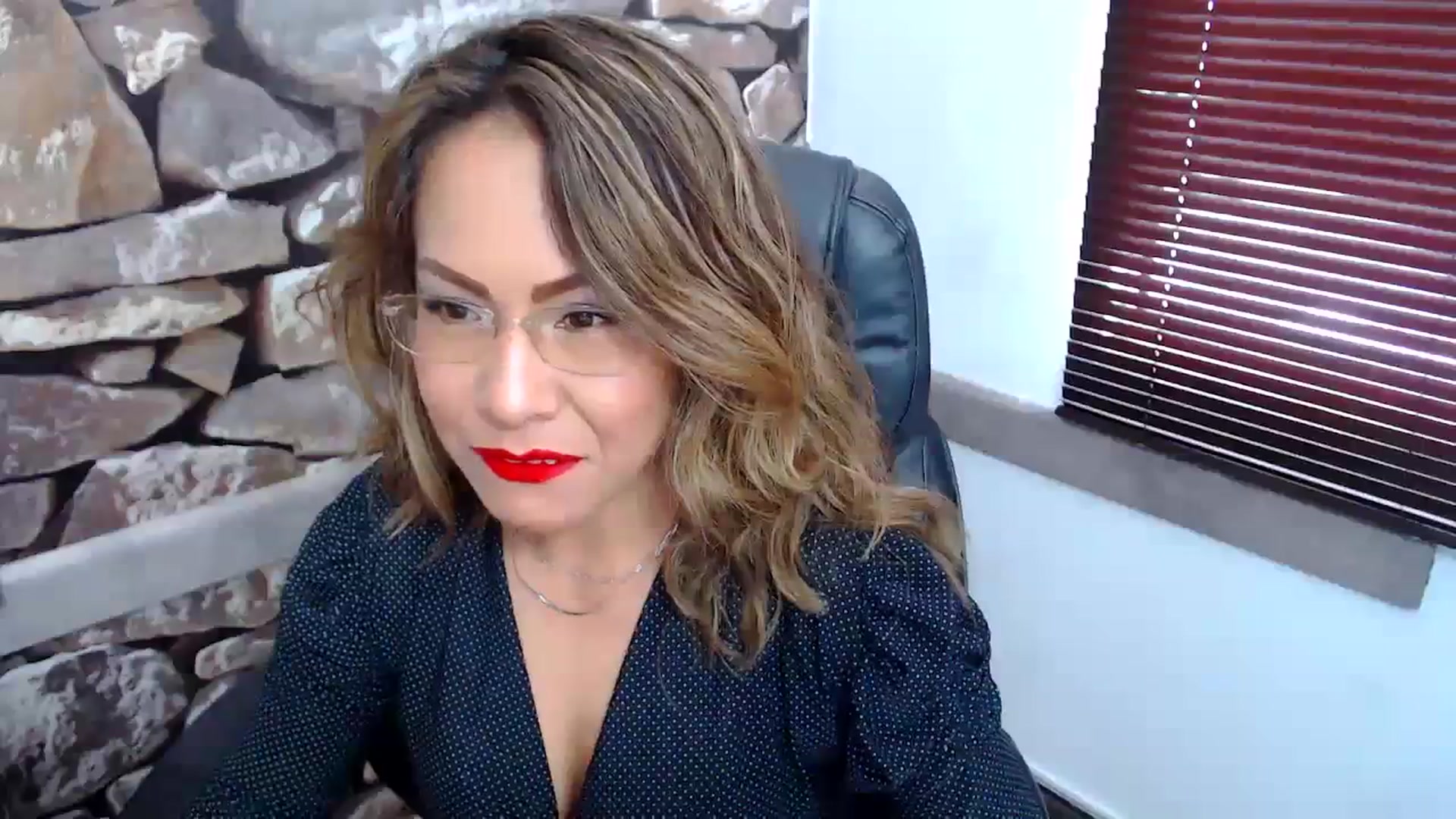Gallery image thumbnail from office_secret's myfreecams stream on, 11/06/2023, 17:52 image 6 of 20
