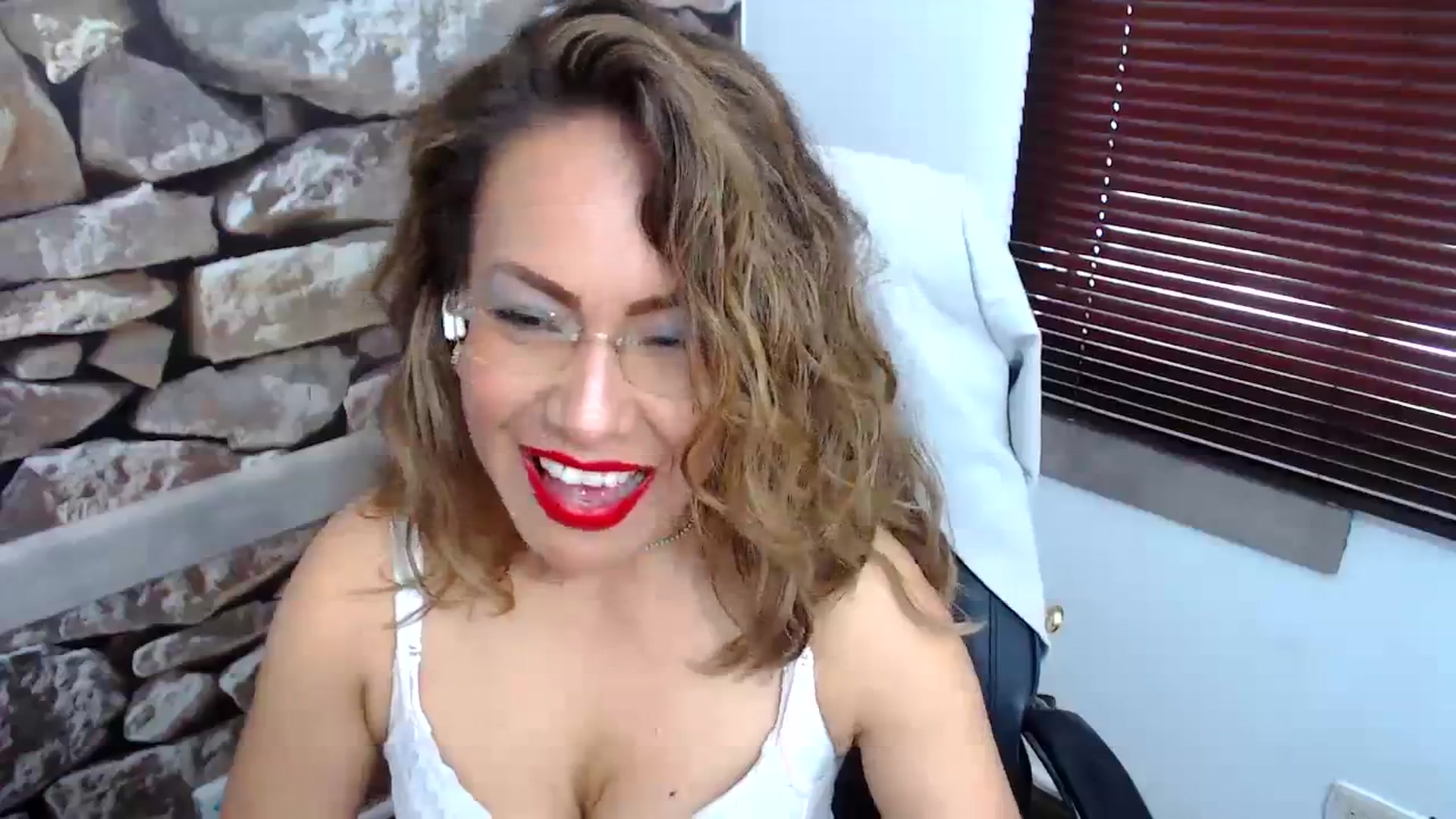 Gallery image thumbnail from office_secret's myfreecams stream on, 11/07/2023, 18:19 image 9 of 20