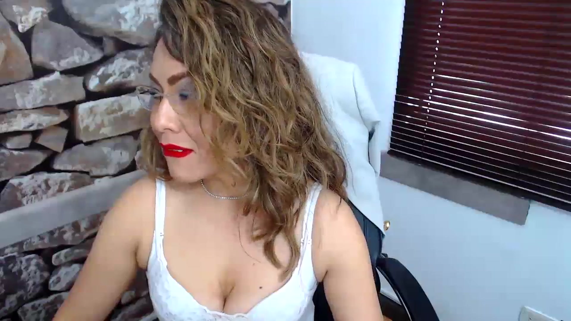 Gallery image thumbnail from office_secret's myfreecams stream on, 11/07/2023, 18:19 image 14 of 20