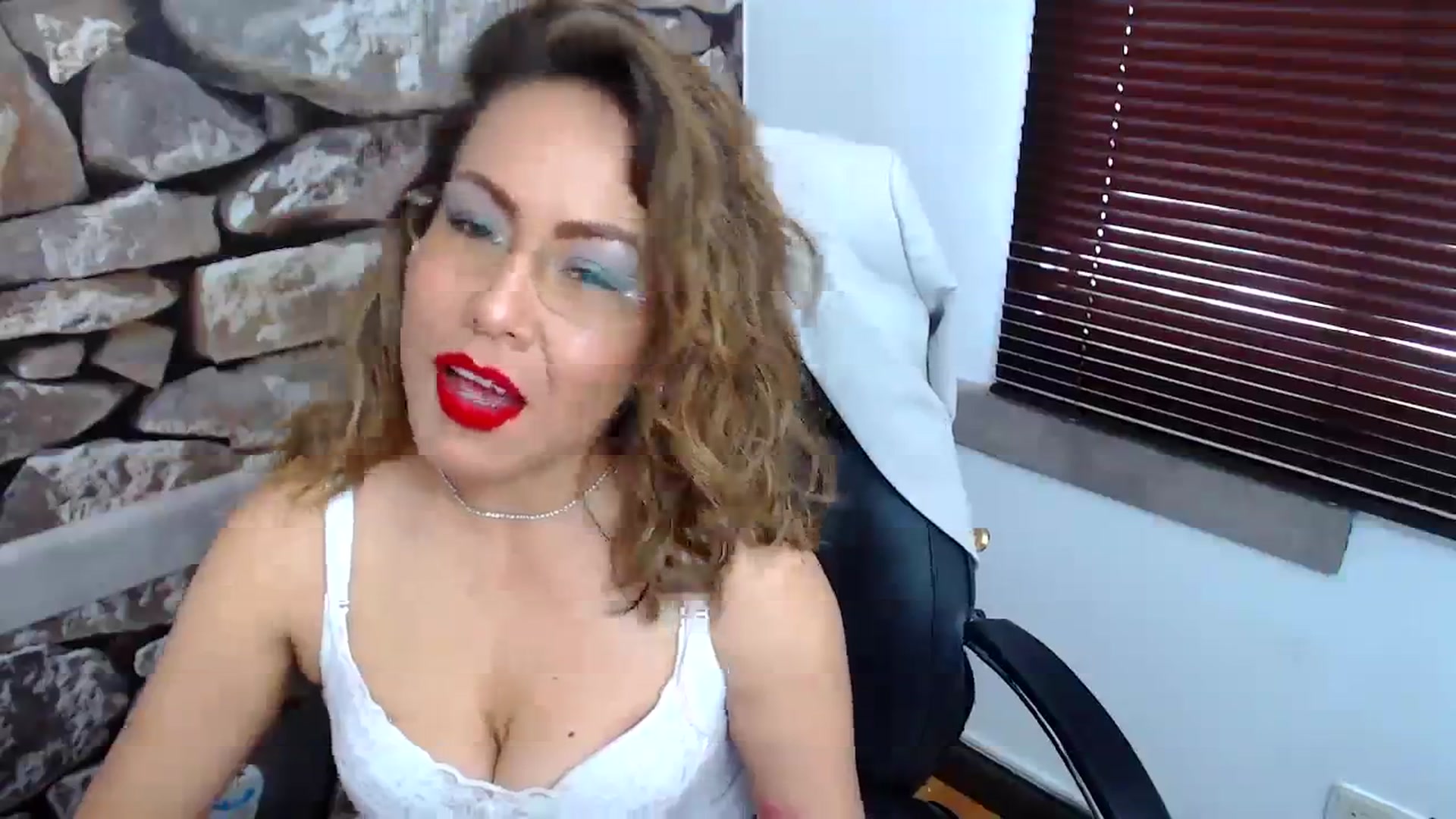 Gallery image thumbnail from office_secret's myfreecams stream on, 11/07/2023, 18:19 image 7 of 20