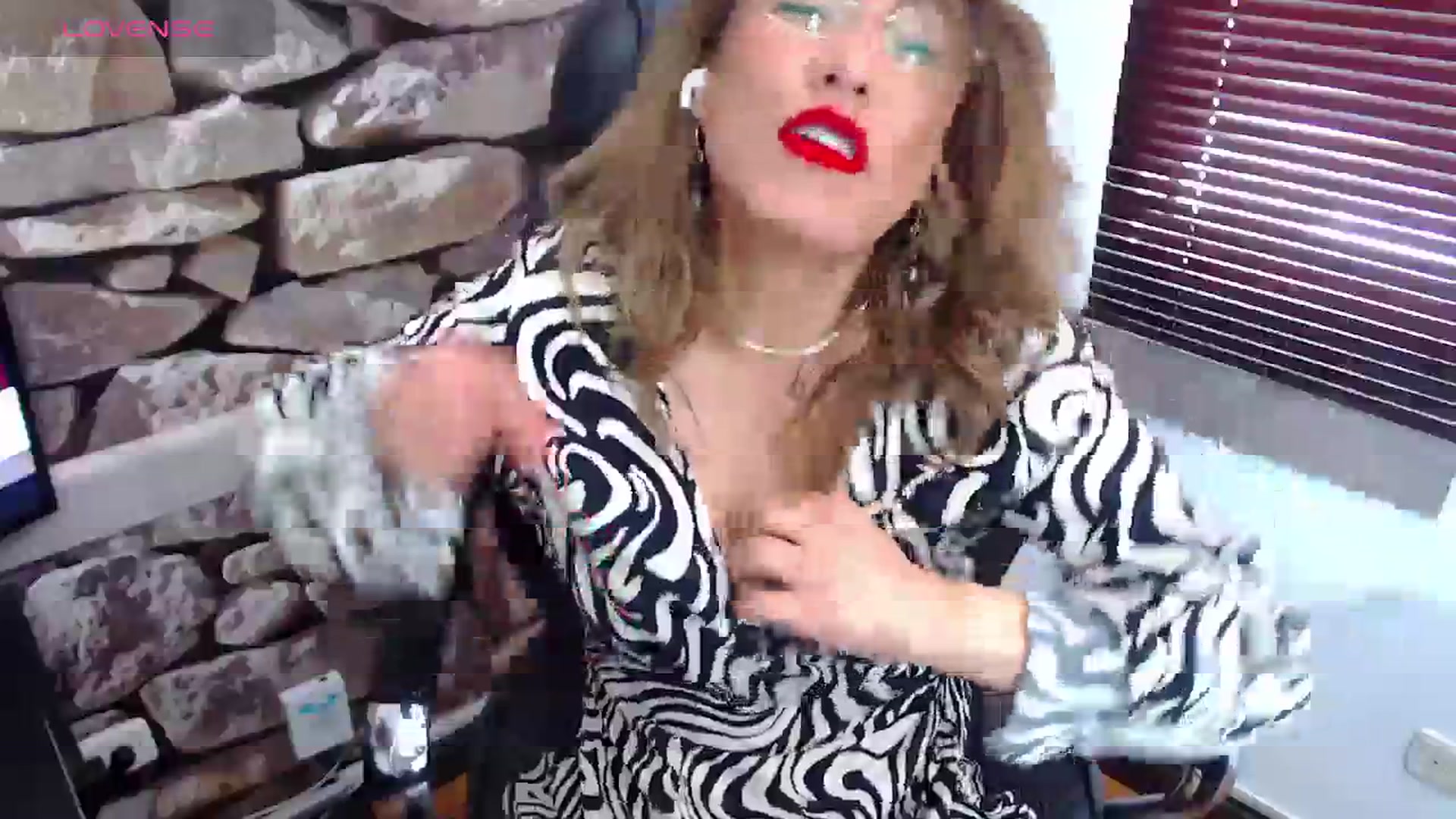 Gallery image thumbnail from office_secret's myfreecams stream on, 11/10/2023, 17:26 image 12 of 20