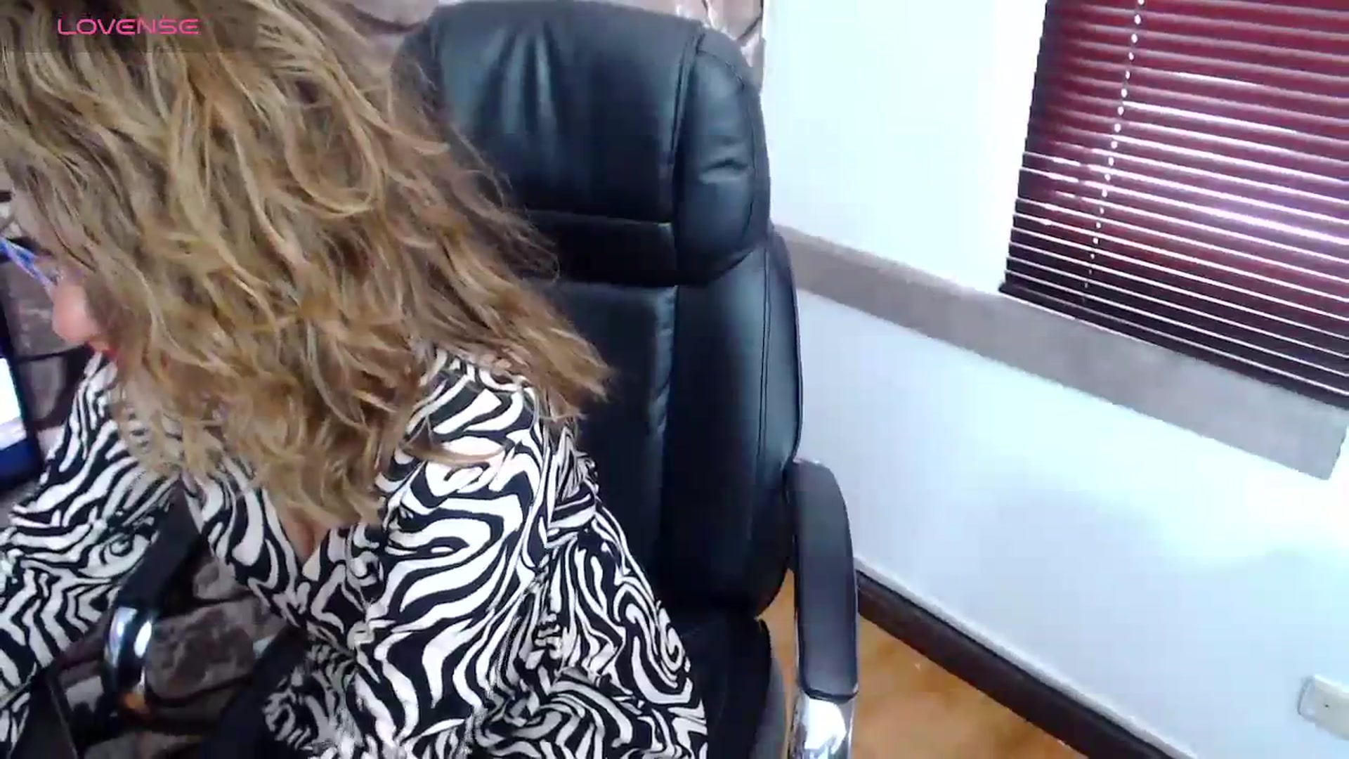 Gallery image thumbnail from office_secret's myfreecams stream on, 11/10/2023, 17:26 image 19 of 20
