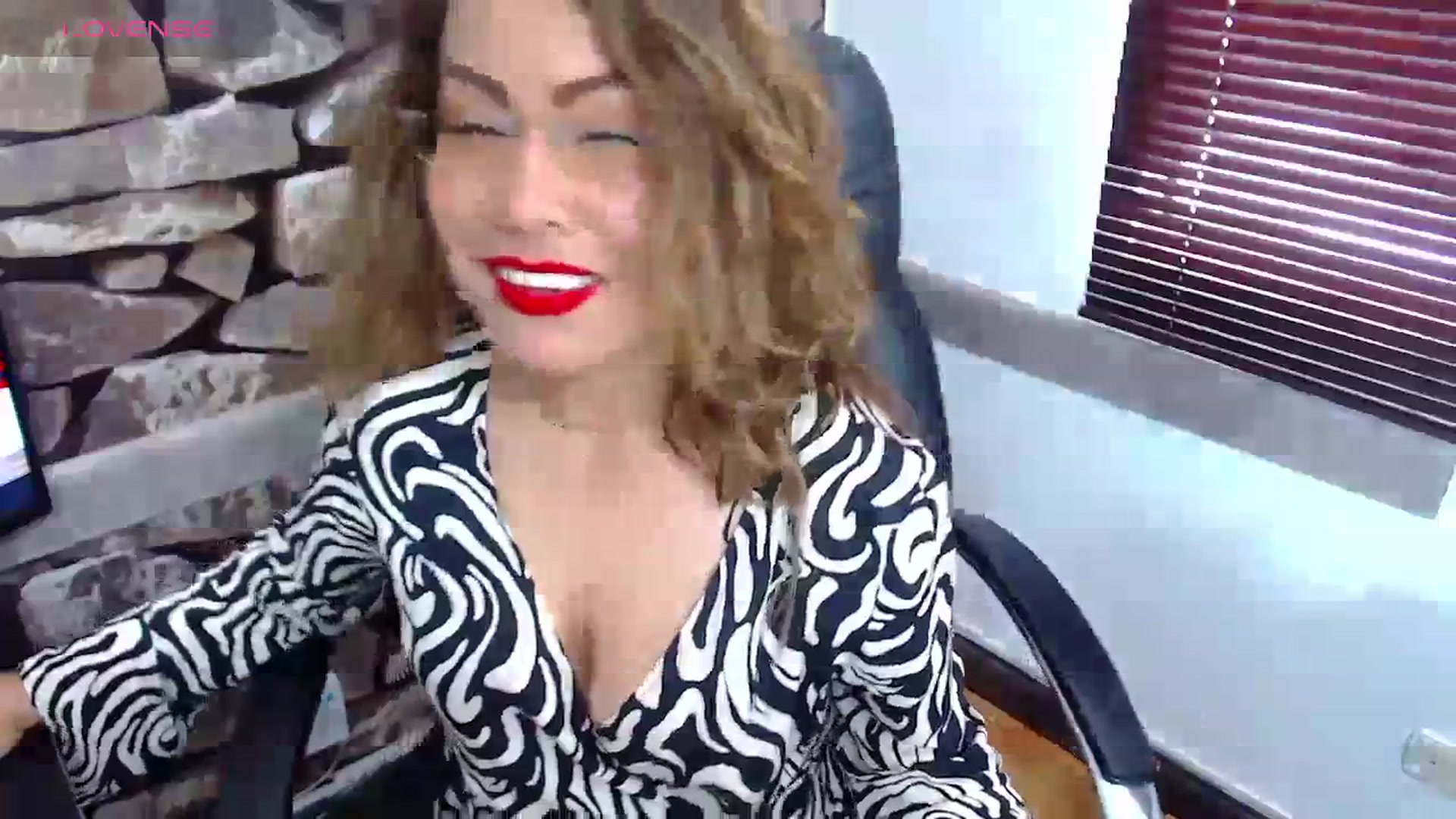 Gallery image thumbnail from office_secret's myfreecams stream on, 11/10/2023, 17:26 image 17 of 20