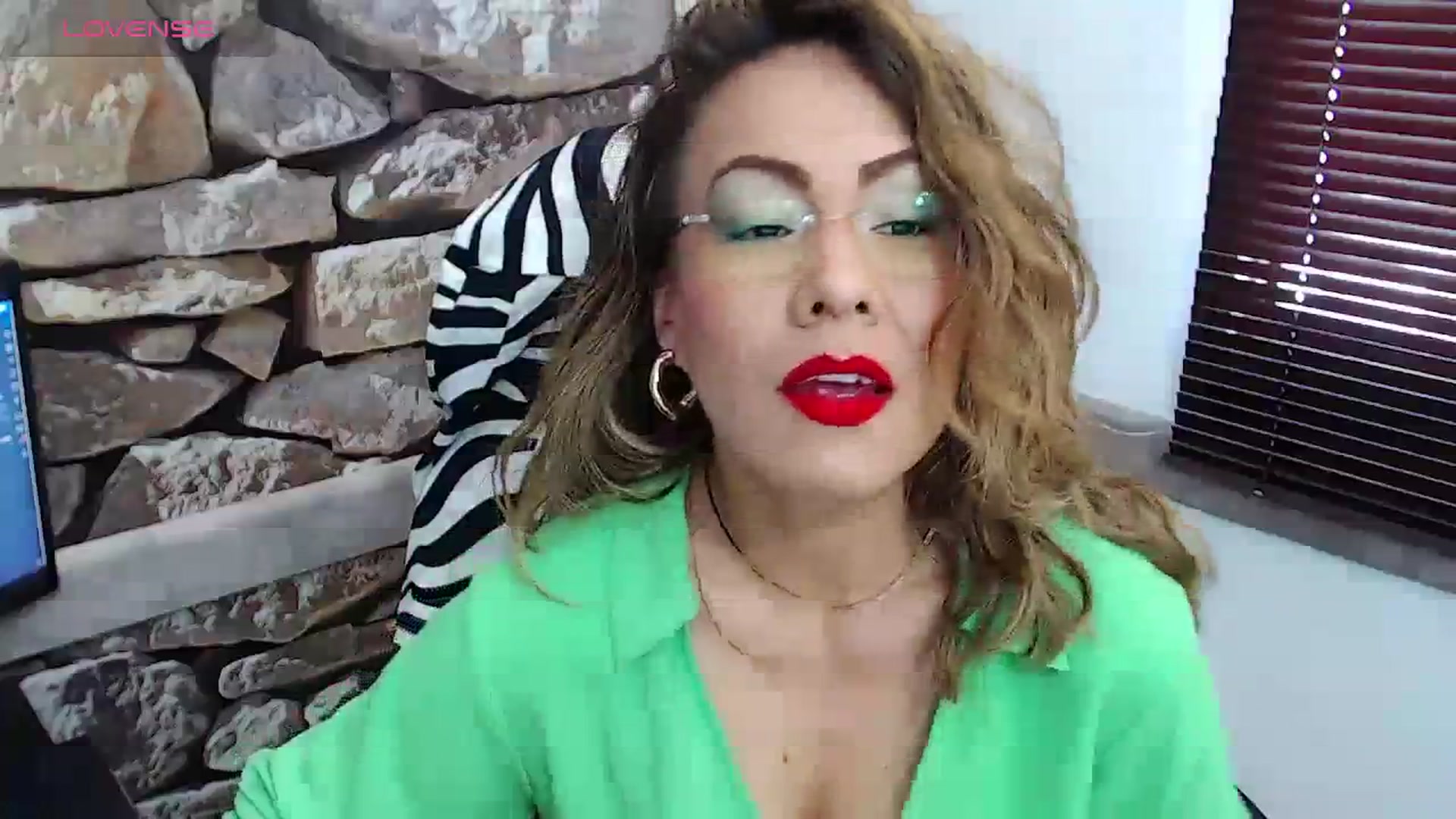 Gallery image thumbnail from office_secret's myfreecams stream on, 11/16/2023, 17:20 image 8 of 20