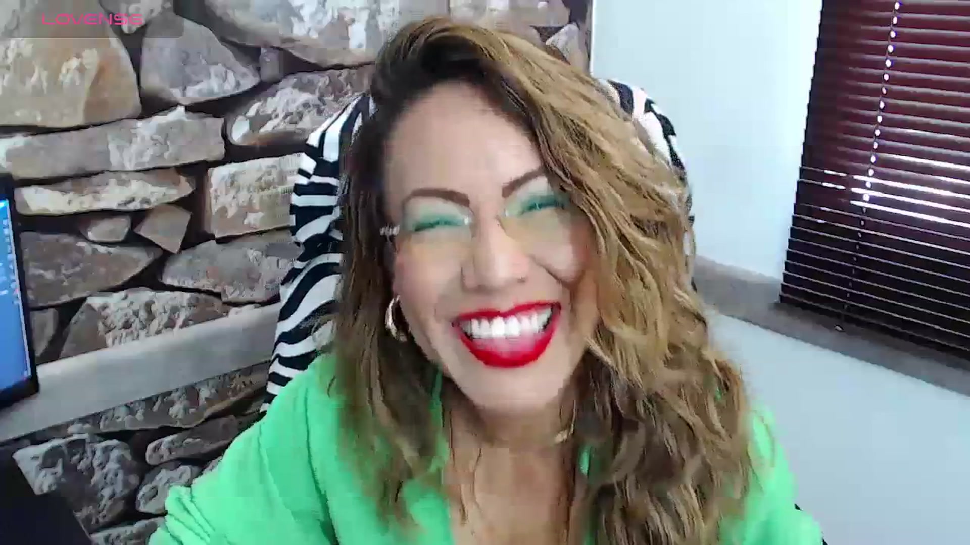 Gallery image thumbnail from office_secret's myfreecams stream on, 11/16/2023, 17:20 image 6 of 20