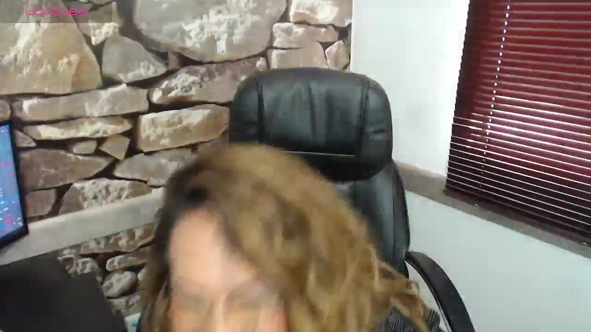 Gallery image thumbnail from office_secret's myfreecams stream on, 12/06/2023, 17:56 image 17 of 20