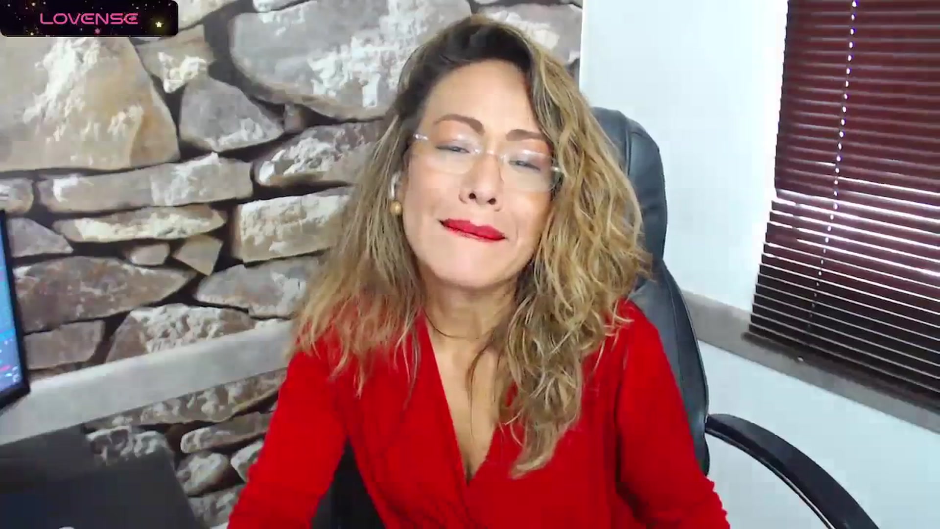 Gallery image thumbnail from office_secret's myfreecams stream on, 12/18/2023, 19:07 image 4 of 20