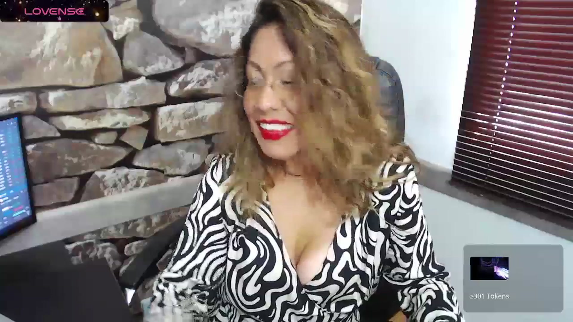 Gallery image thumbnail from office_secret's myfreecams stream on, 12/27/2023, 17:56 image 20 of 20