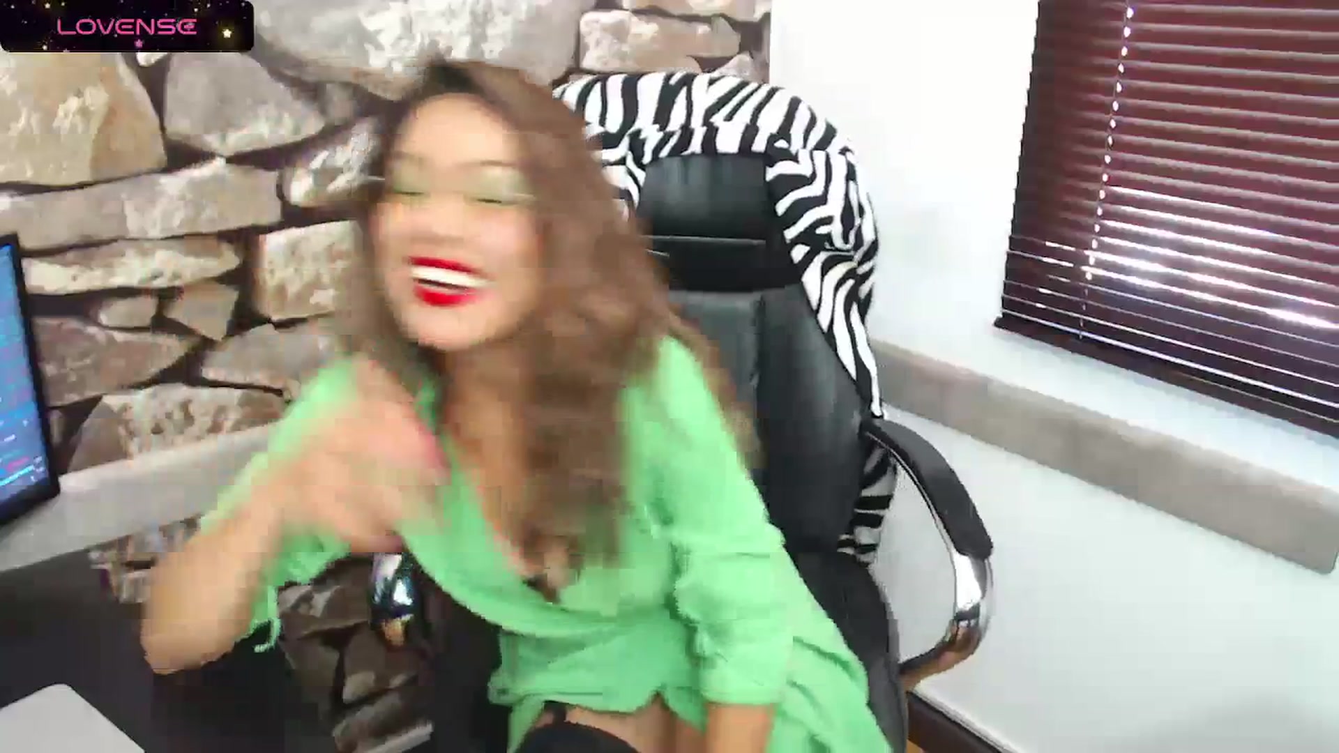 Gallery image thumbnail from office_secret's myfreecams stream on, 01/15/2024, 18:31 image 4 of 20