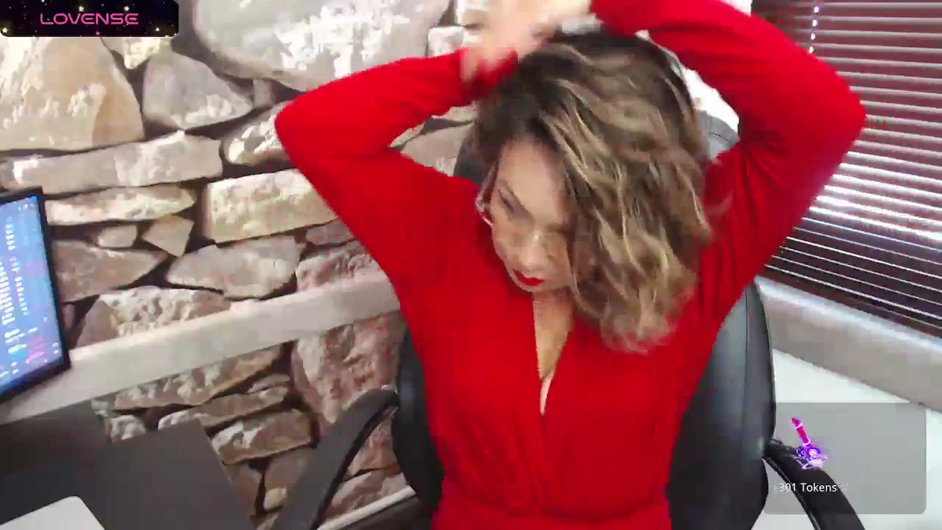 Gallery image thumbnail from office_secret's myfreecams stream on, 01/25/2024, 16:12 image 7 of 20
