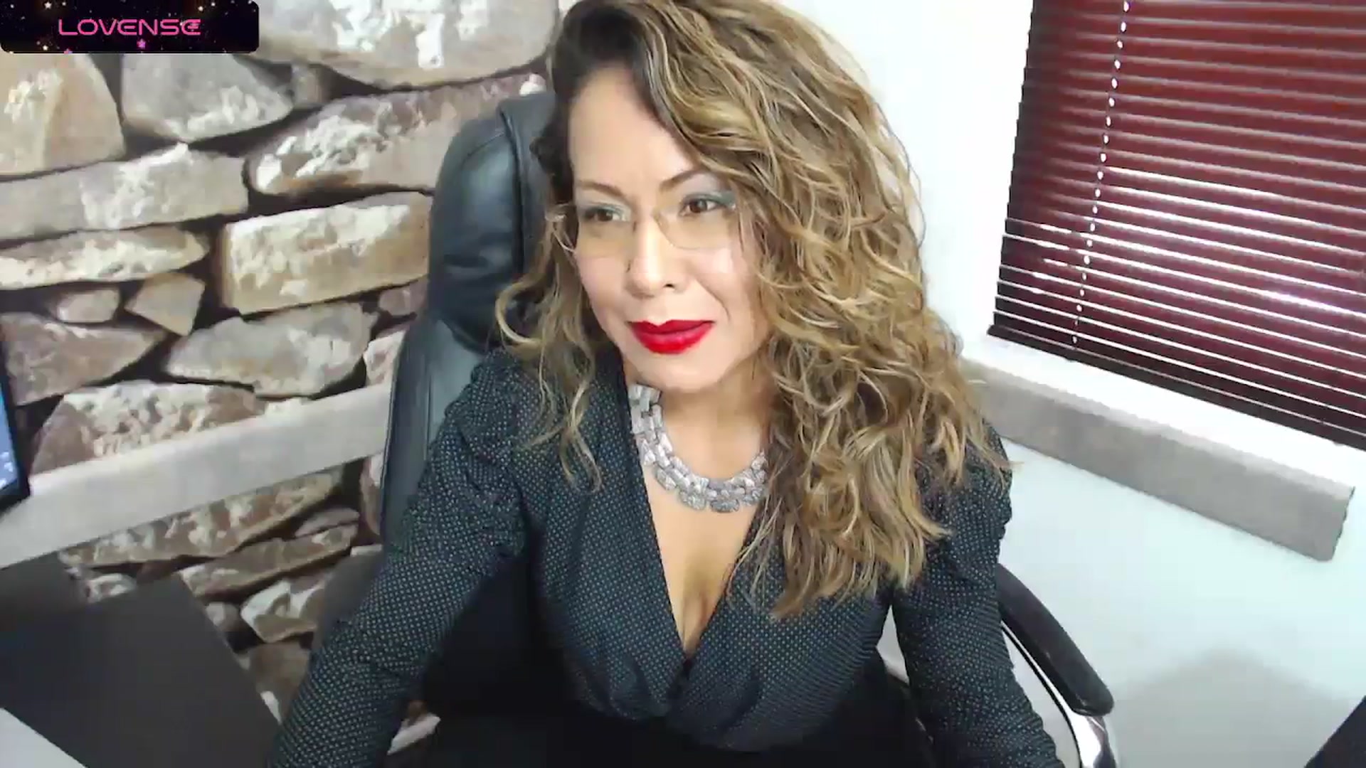 Gallery image thumbnail from office_secret's myfreecams stream on, 02/15/2024, 19:05 image 2 of 20