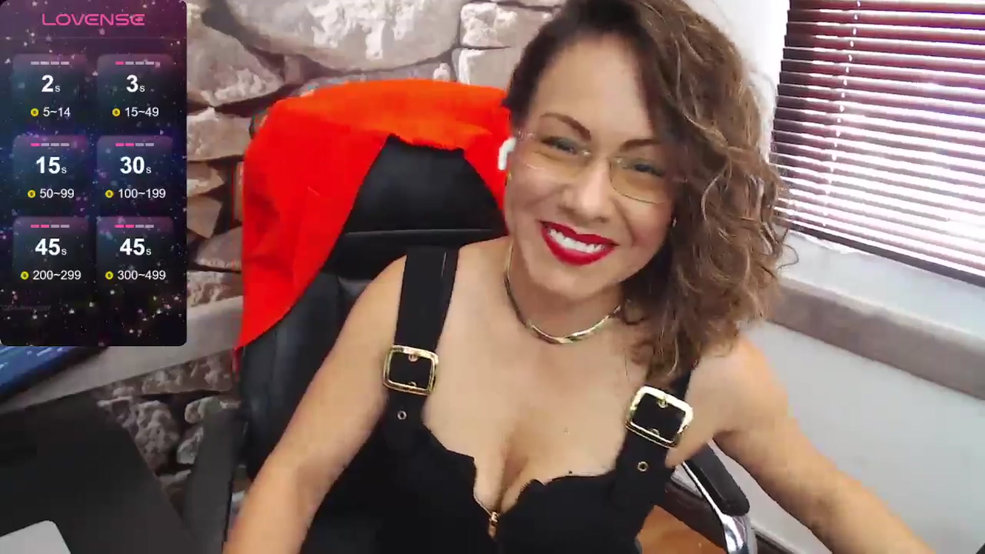 Gallery image thumbnail from office_secret's myfreecams stream on, 06/21/2024, 17:19 image 5 of 20