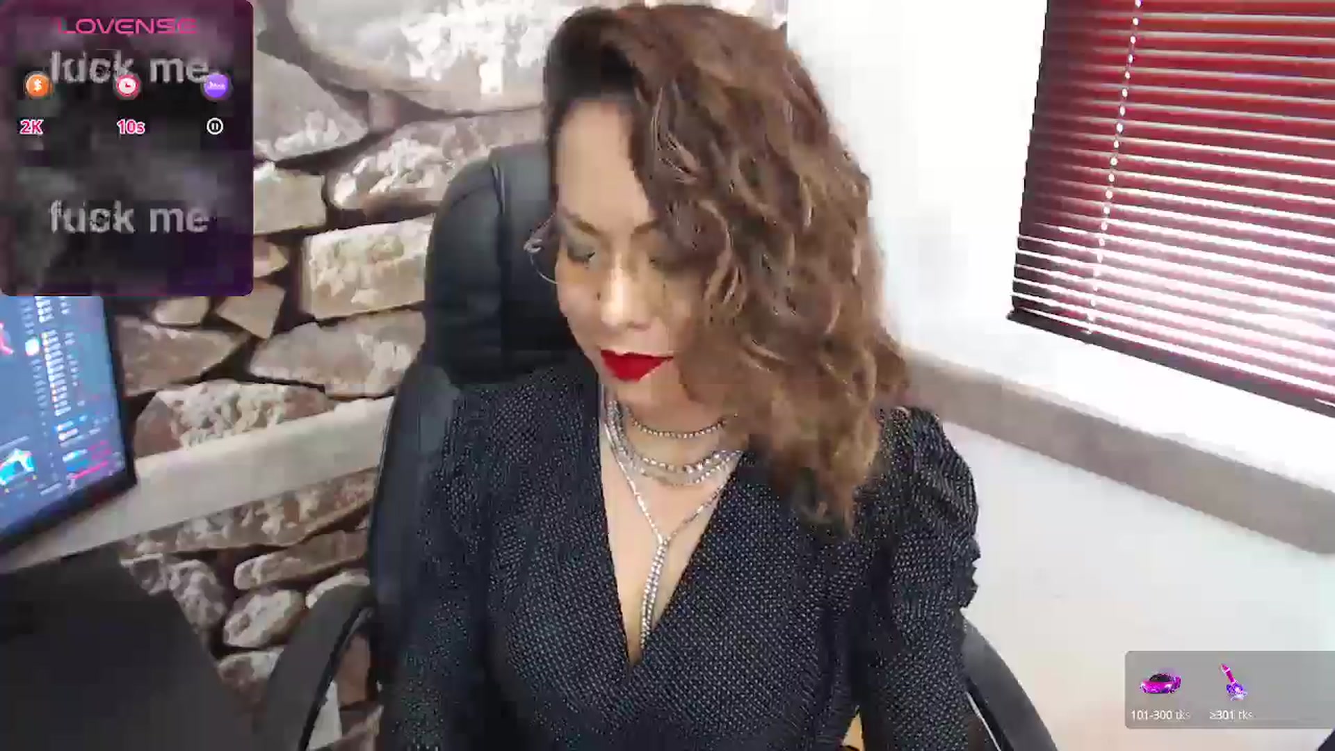Gallery image thumbnail from office_secret's myfreecams stream on, 07/02/2024, 17:06 image 18 of 20