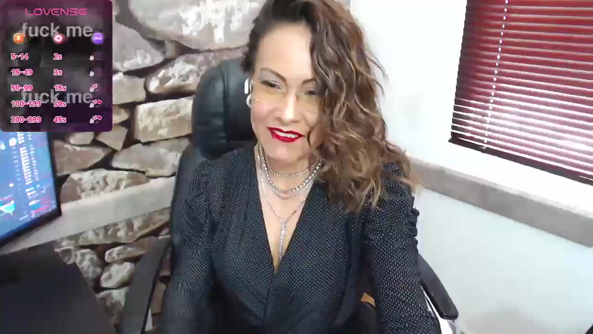 Gallery image thumbnail from office_secret's myfreecams stream on, 07/02/2024, 17:06 image 17 of 20