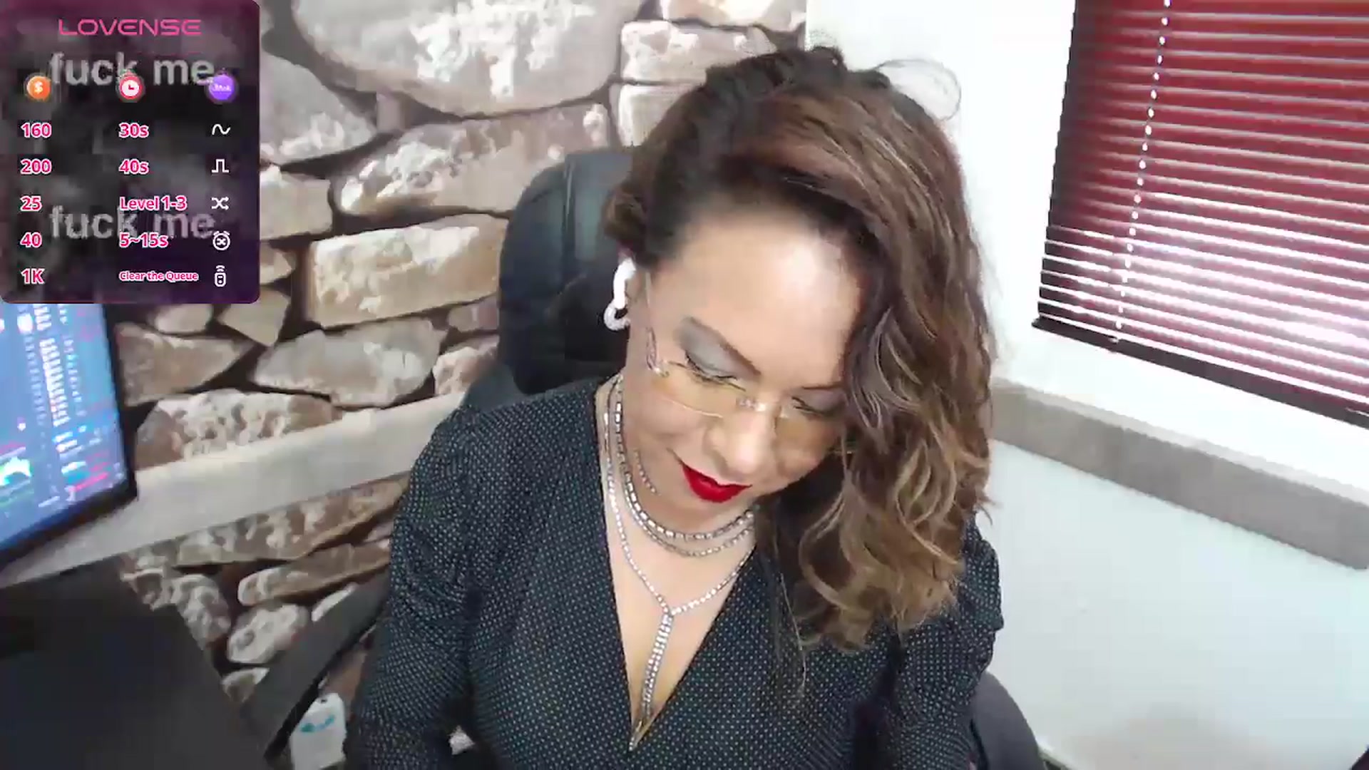 Gallery image thumbnail from office_secret's myfreecams stream on, 07/02/2024, 17:06 image 19 of 20