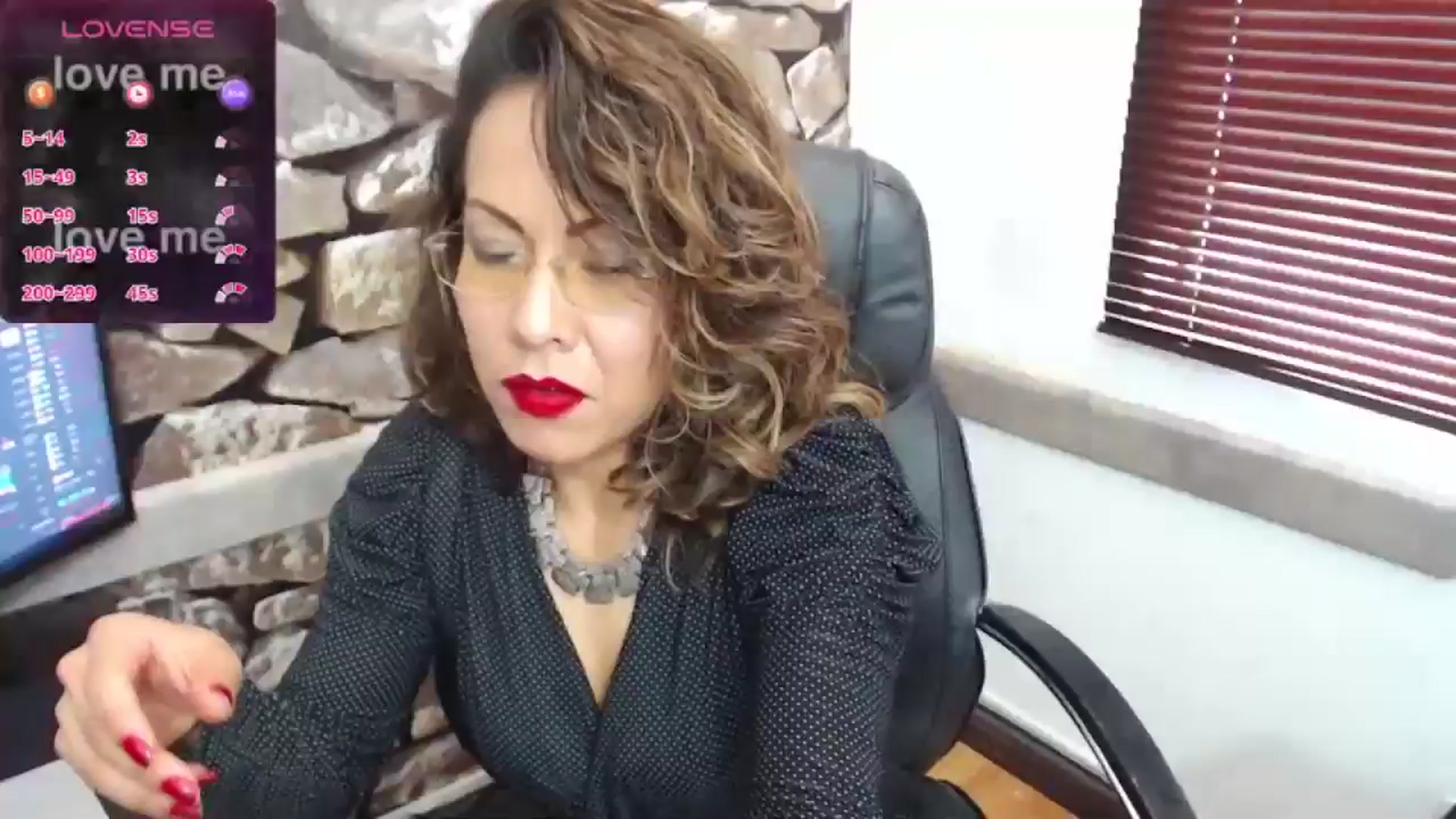 Gallery image thumbnail from office_secret's myfreecams stream on, 08/01/2024, 18:21 image 1 of 20