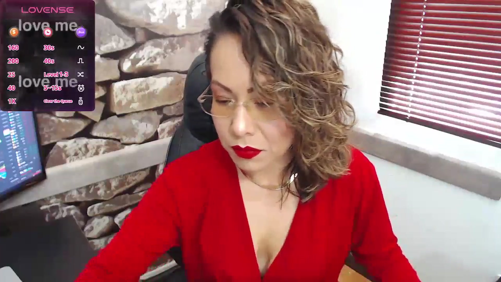 Gallery image thumbnail from office_secret's myfreecams stream on, 08/05/2024, 16:36 image 9 of 20