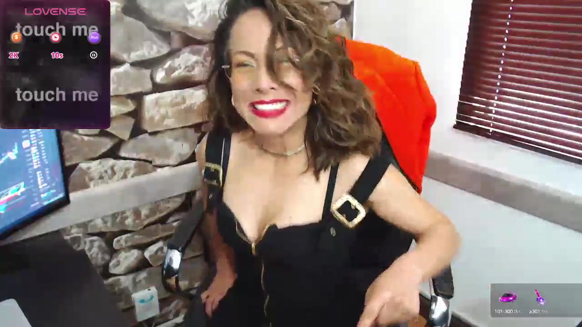 Gallery image thumbnail from office_secret's myfreecams stream on, 08/08/2024, 19:00 image 5 of 20