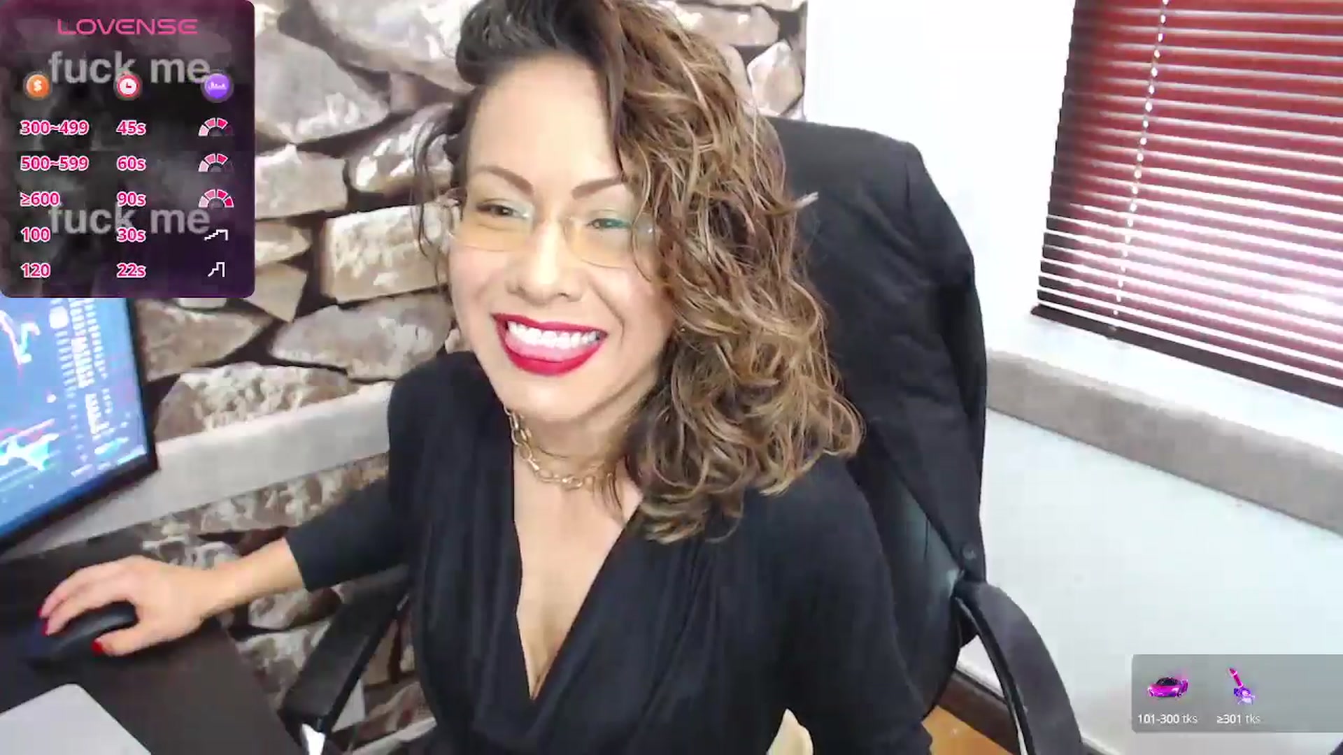 Gallery image thumbnail from office_secret's myfreecams stream on, 08/13/2024, 17:48 image 5 of 20
