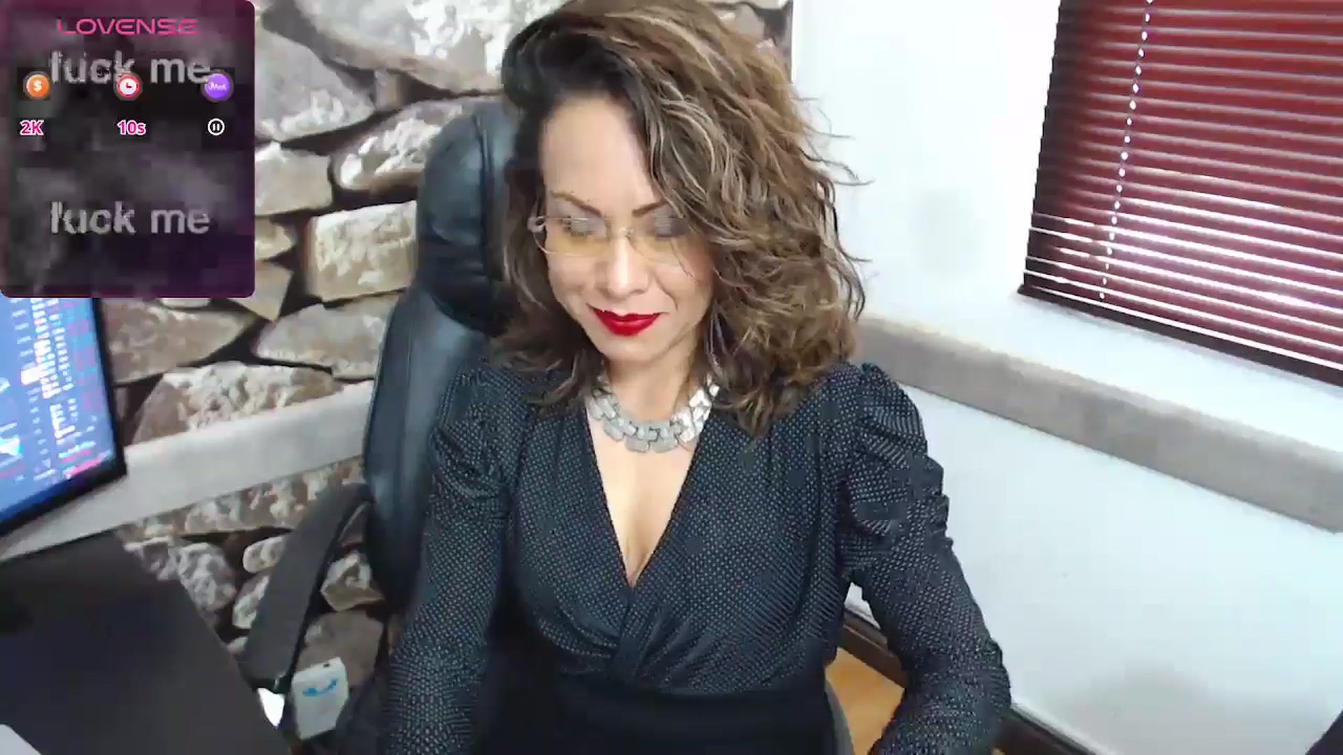 Gallery image thumbnail from office_secret's myfreecams stream on, 08/27/2024, 17:34 image 16 of 20