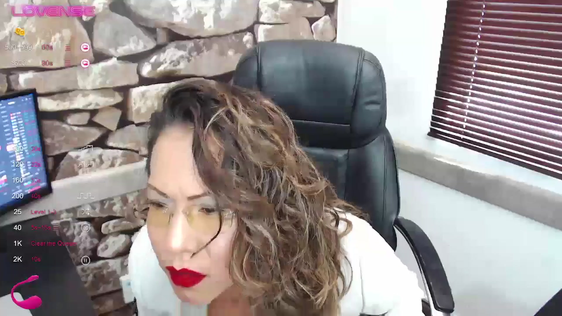 Gallery image thumbnail from office_secret's myfreecams stream on, 08/30/2024, 17:26 image 3 of 20